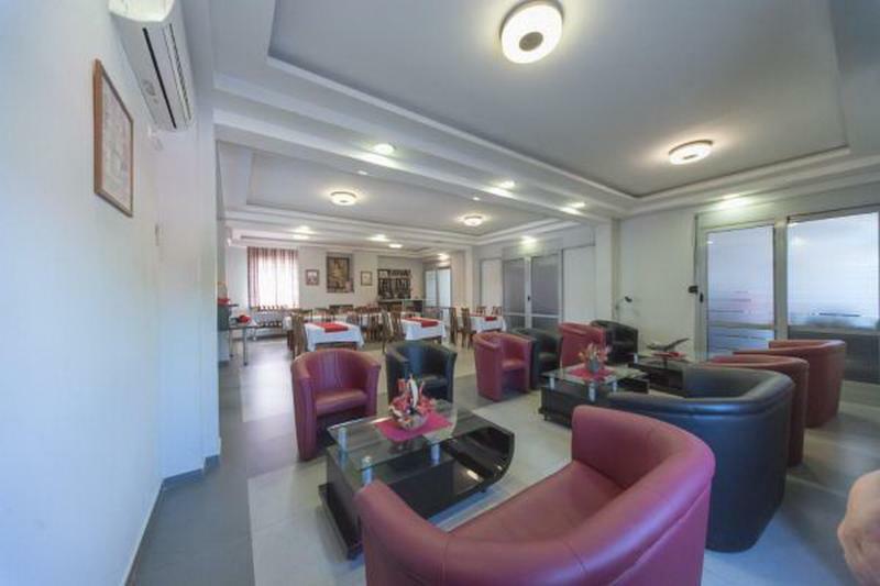 Hotel Piramida ポドゴリツァ エクステリア 写真