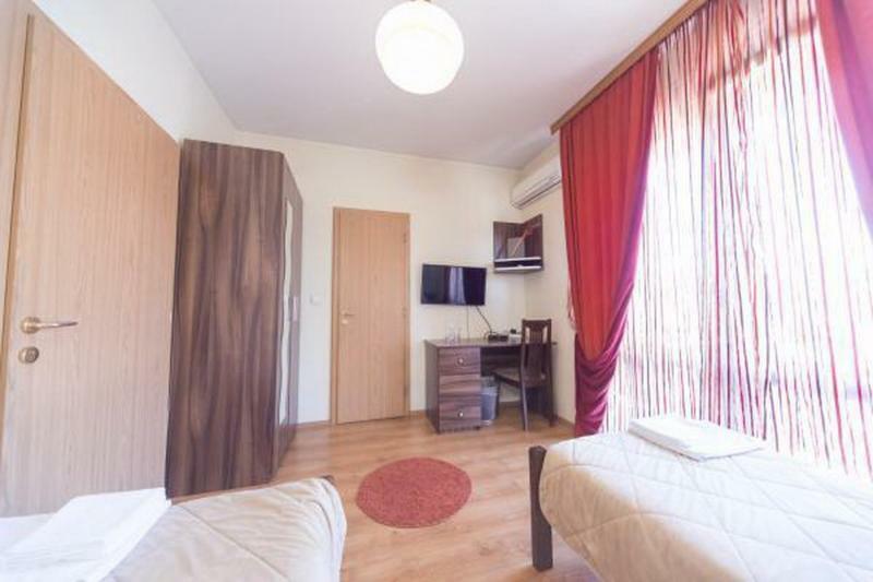 Hotel Piramida ポドゴリツァ エクステリア 写真